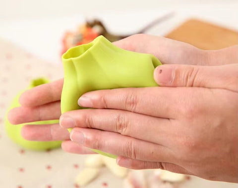 Effortless Garlic Stripping Tool for Kitchen